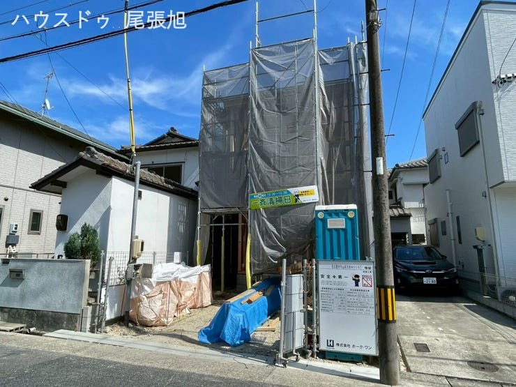 【小学校まで徒歩15分圏内】子どもも安心して通える距離感。少し歩くことで、健康的な生活習慣を身につけることができ、自然と体力も養われます。お迎えや急な用事があった時に便利な距離感で、安心して見守れます