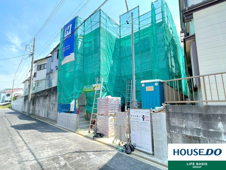 【駐車2台可能】車を2台所有している方には嬉しい、駐車スペースがしっかり確保された物件。来客時にも余裕を持って駐車できるため、家族や友人との時間ももっと楽しくなります。暮らしにゆとりが生まれますね。