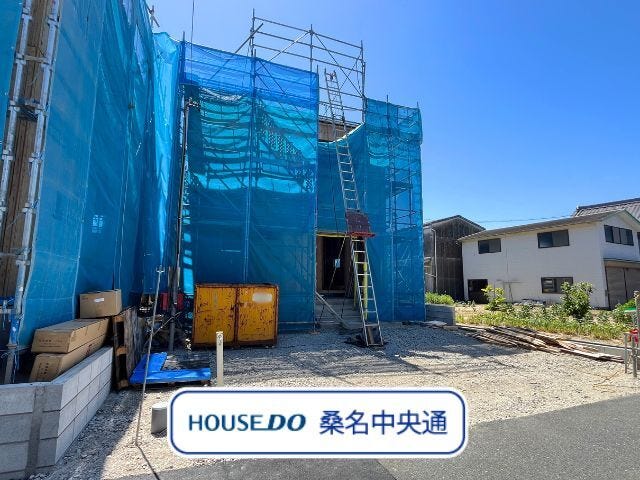 国道1号線と23号線の間にあり、車移動もしやすいです。スーパーまで徒歩10分の便利な立地です。