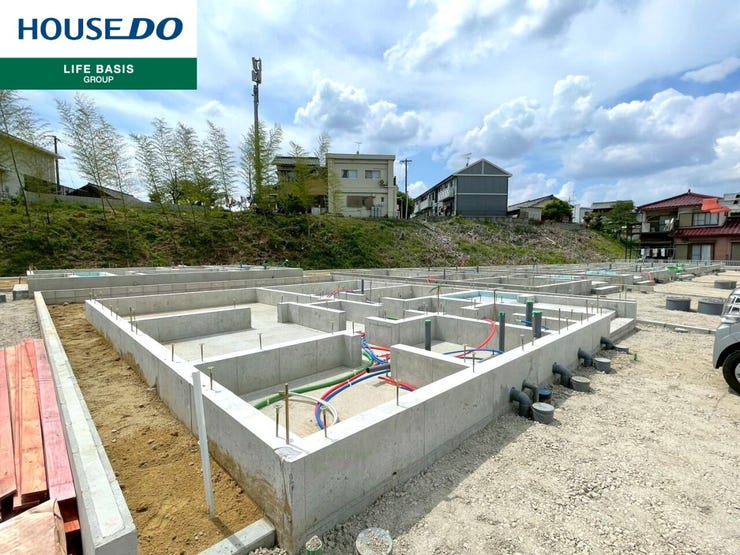 【建設性能評価・設計性能評価】品質と安全性を保証するための基準をクリアした住宅。建設性能評価では耐震性、耐久性、施工精度が評価され、設計性能評価では省エネ性、快適性、環境への配慮が高く評価されます。