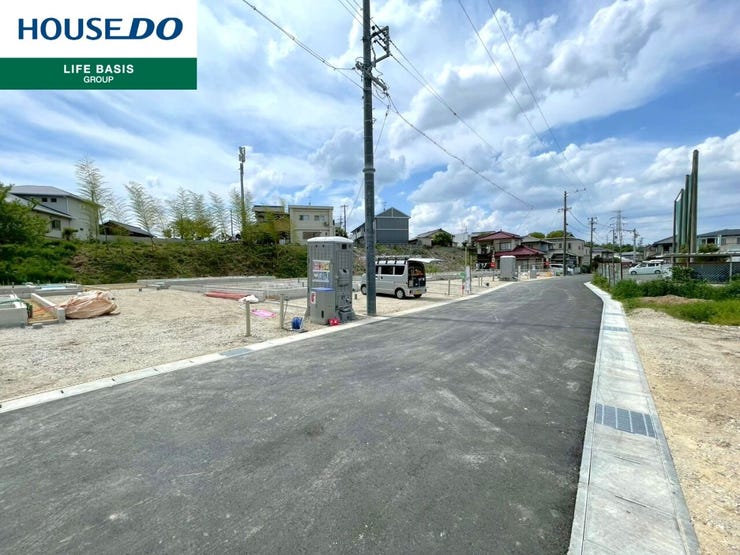 【前面道路】閑静な住宅街となっております。車通りも少ないので駐車も安心です。お子様のいるご家庭は安心して送り出せますね♪現地を実際に見ていただくことでしか分からない情報が沢山あります!