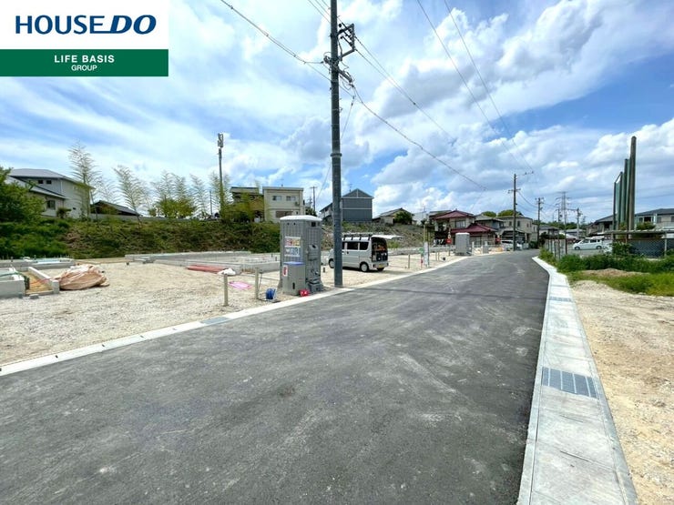 【前面道路】閑静な住宅街となっております。車通りも少ないので駐車も安心です。お子様のいるご家庭は安心して送り出せますね♪現地を実際に見ていただくことでしか分からない情報が沢山あります!