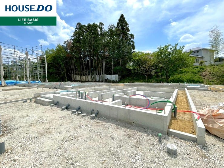 【建設性能評価・設計性能評価】品質と安全性を保証するための基準をクリアした住宅。建設性能評価では耐震性、耐久性、施工精度が評価され、設計性能評価では省エネ性、快適性、環境への配慮が高く評価されます。