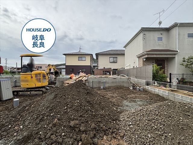 【外観】
名鉄各務原線「細畑」駅、車で8分
岐阜バス「日野本郷」停、徒歩4分
日野小学校、長森中学校