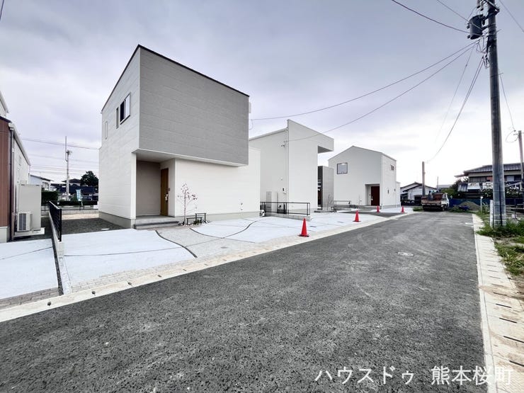 ■車と趣味の幅が広がる場所■単なる駐車スペースではない、洗車やタイヤ交換、DIYにも使える多目的な屋外スペースです。