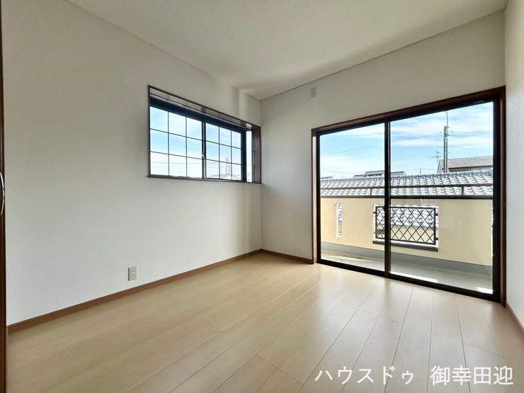 ■2階4.5帖洋室■寝室、書斎、趣味の部屋。家族の成長やライフスタイルに合わせ、様々な使い方ができる快適な空間です。
