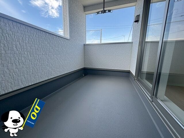 晴れた日はバルコニーに干すお布団が気持ちよく乾きそうですね。