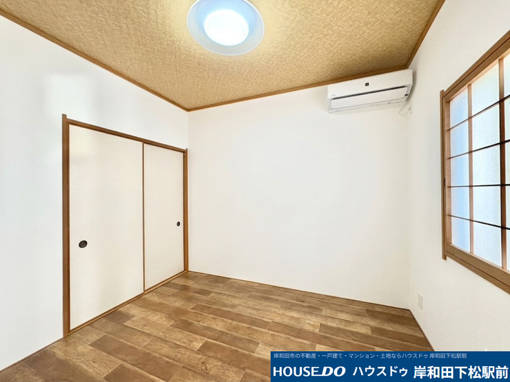 1階5.25帖洋室。収納スペースもありリビングとも区切れるため使いやすいお部屋です♪