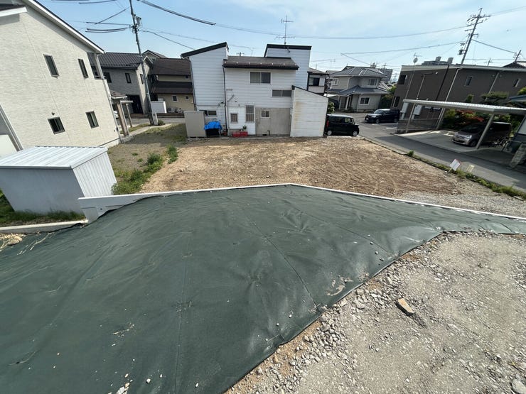 ※手前保護シートは敷地外です
