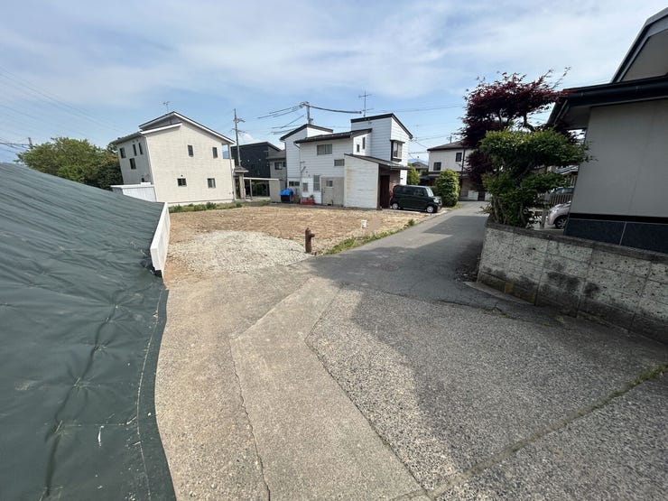 前面道路(北から南)