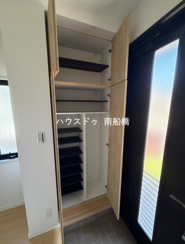 玄関収納2