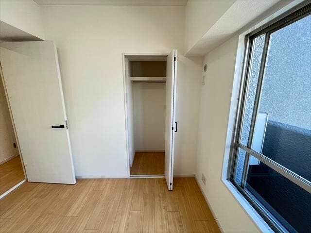 5.5帖:新たに家具を買わなくても良いので、ハンガーパイプ付きのクローゼットは嬉しいですね。