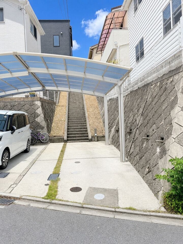カーポート付駐車2台可能◎