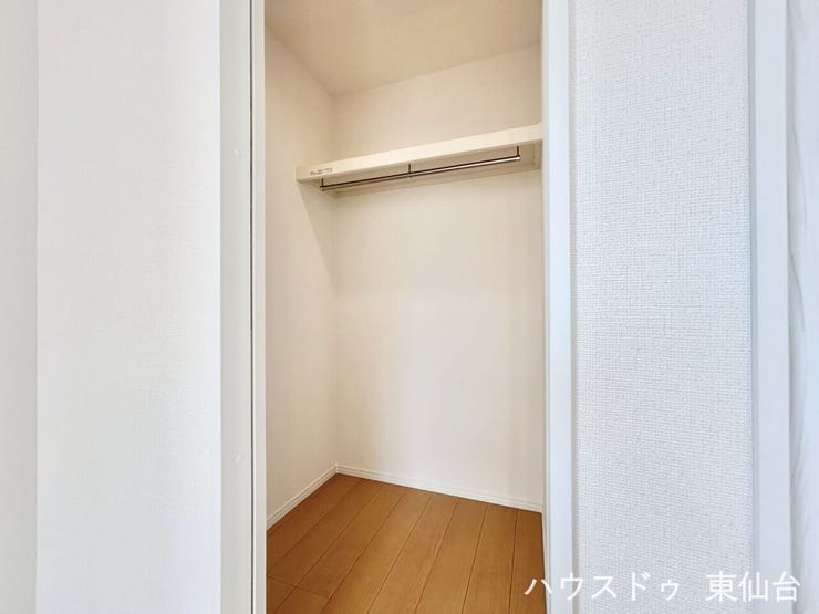 収納力の高いWICでお部屋をすっきり保てます