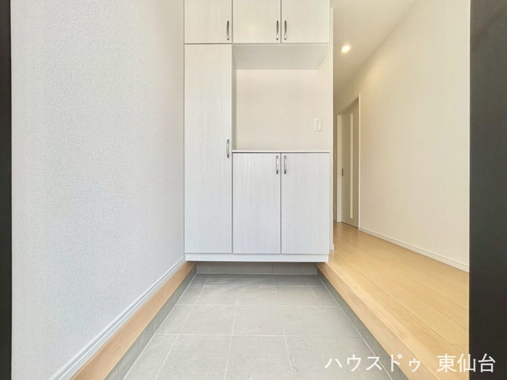 程よく抜け感があって圧迫感が抑えられたおもてなしの玄関です♪