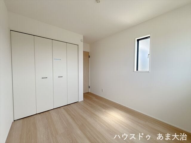 5.2帖洋室:各居室に収納を設けた嬉しい間取り。