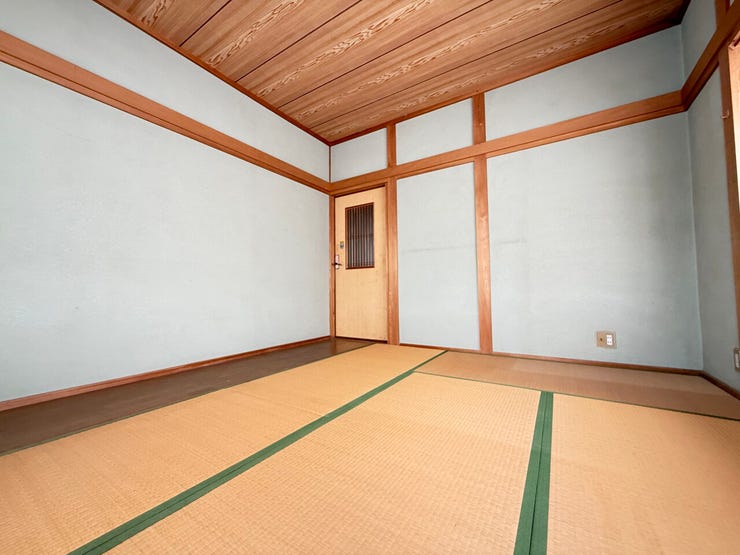 和室はゆったりとくつろげる広さを確保しています♪