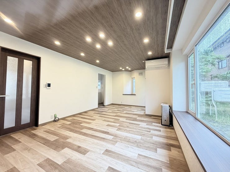 ☆お部屋には据置型の暖房機が設置されており、寒い季節もすぐに暖かく快適に過ごせます♪