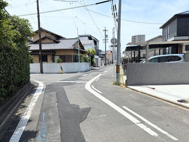 交通量の少ない道路です