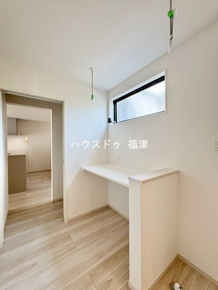 家事動線を考えた間取りです。
干して畳んでが出来るラクラクスペースです♪
《古賀市今の庄1丁目 新築戸建》