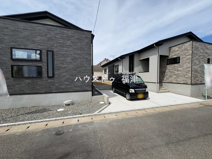 全2棟販売中♪
各棟でそれぞれ間取りや動線に特徴があり、
ご家族構成や将来設計に合わせてお選びいただけます。
《古賀市今の庄1丁目 新築戸建》