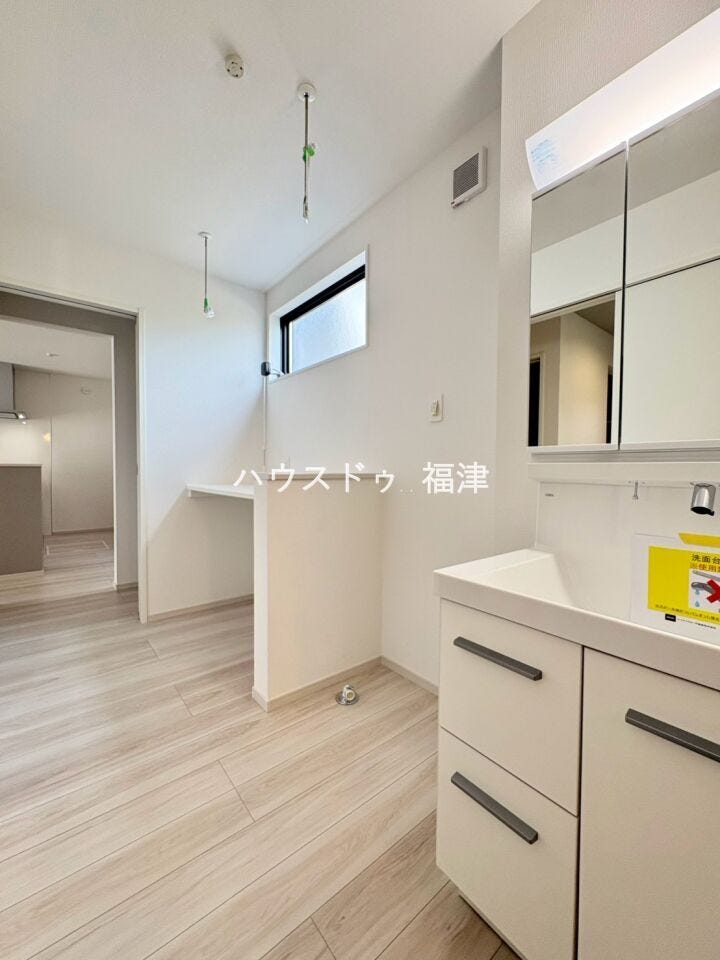 LDK→キッチン→洗面所と回れる間取りです♪
《古賀市今の庄1丁目 新築戸建》