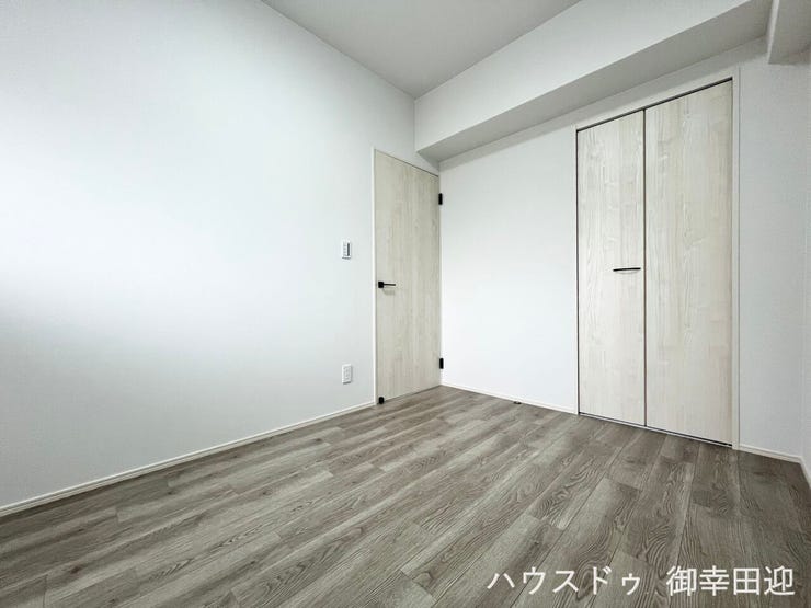 ■洋室①■心からリラックスできる静けさ、上質な眠りで、毎日をリセットします。明日への活力を養う空間です。