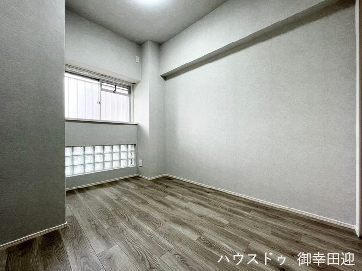 ■洋室②■寝室、書斎、趣味の部屋。家族の成長やライフスタイルに合わせ、様々な使い方ができる快適な空間です。