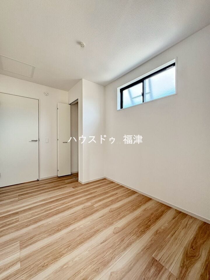 約4.6帖の洋室です♪
全居室収納付き!お部屋が綺麗に保てます。
《古賀市今の庄1丁目 新築戸建》