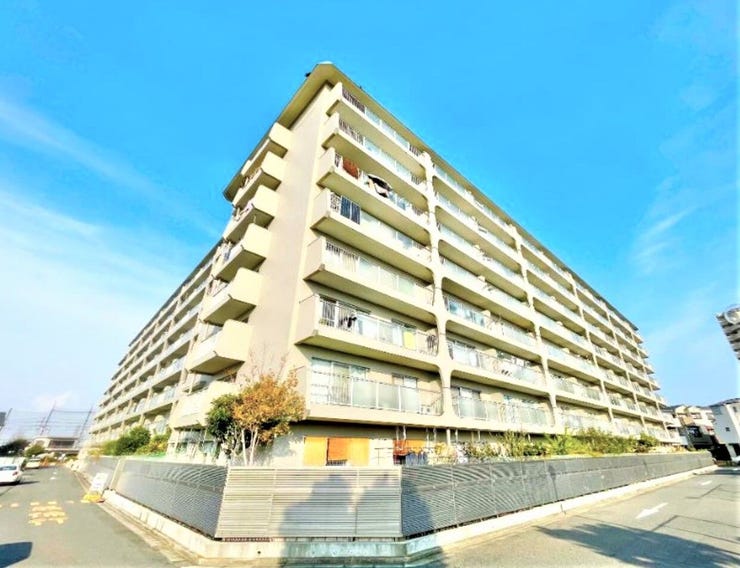 エレベーターも3台完備したマンションです!
大きな駐輪場もございます!!