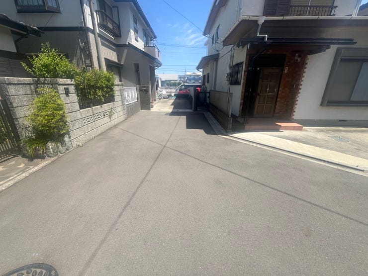 121.11㎡の整形地が2,980万円。前道が広く、住宅の密集感がないため、日当たりや通風も良好です。お好きなメーカーで建築可能。閑静な住宅街でのびのび暮らせます。