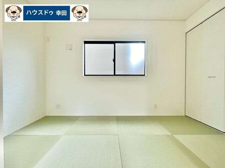 4帖の和室
お子様の遊び場や客間などに。
キッチンからも様子を見ることが出来ます。