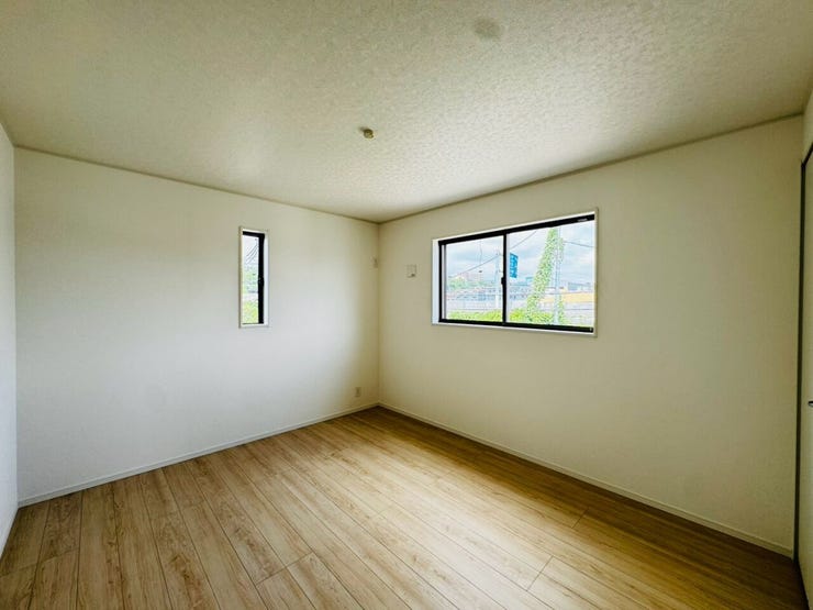 2F