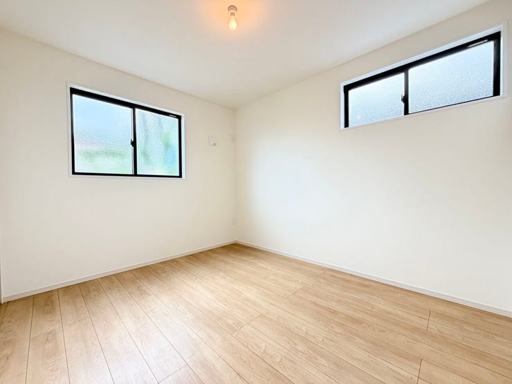 ◎洋室(7/24撮影)
お部屋は全居室フローリング!お掃除やお手入れもラクラク!