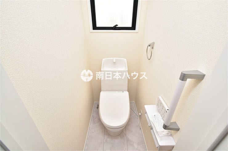 紫原６丁目 新築戸建 紫原６丁目／２区画 【トイレ同型写真】1階、2階とも温水洗浄便座機能付きトイレです♪