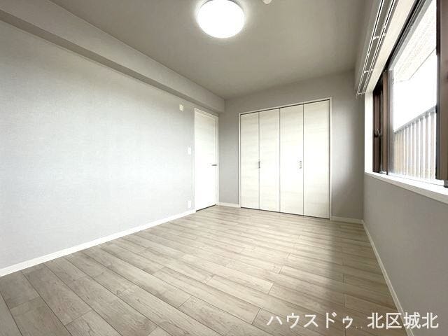 クローゼットは衣類を季節ごとに分けたりと、様々な使い方ができます♪