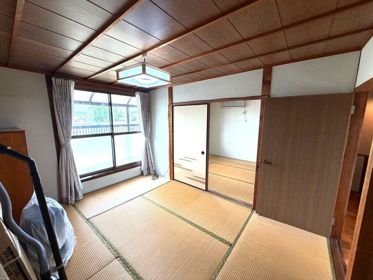 客間や寝室としても活躍。必要に応じて使い分けできる便利な一室です。
