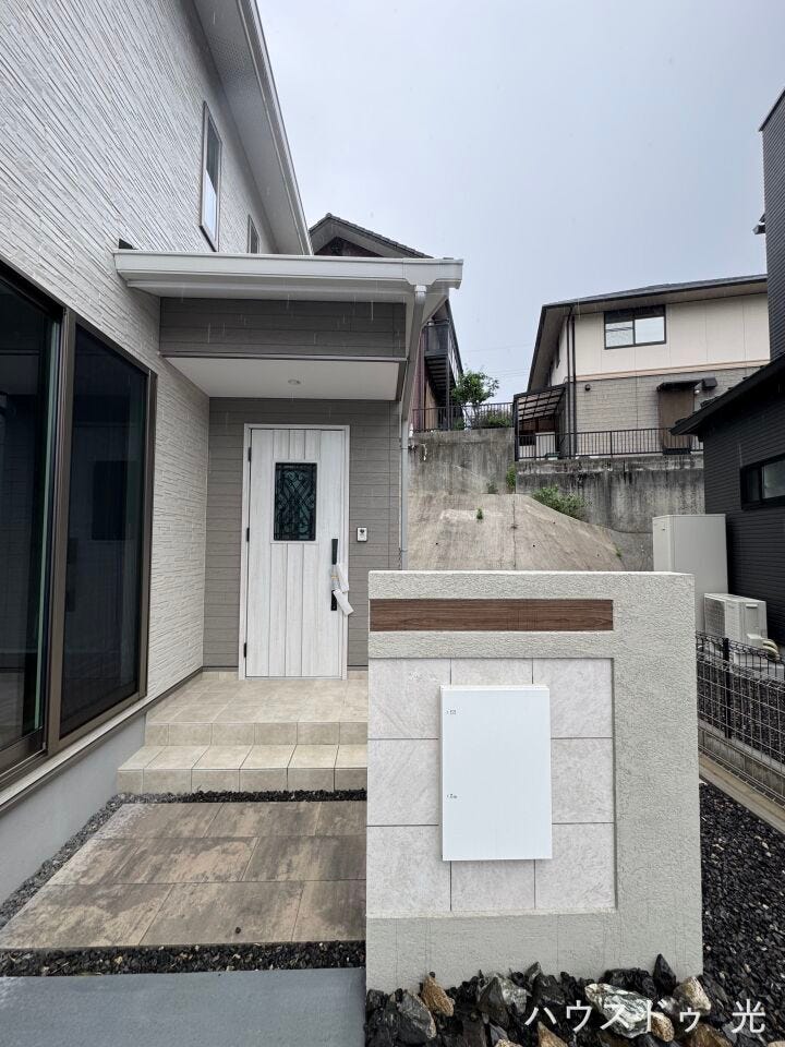 ■□来客を迎える清潔感ある玄関空間です□■