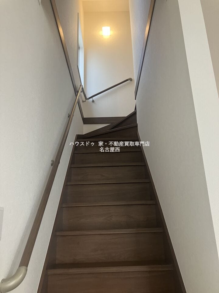 階段1Fから2Fへ