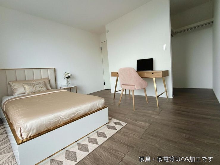 7.25帖のゆとりある洋室で、快適なプライベート時間を。ベッドや収納家具もゆったり配置できる、開放感のある居心地の良い空間です。