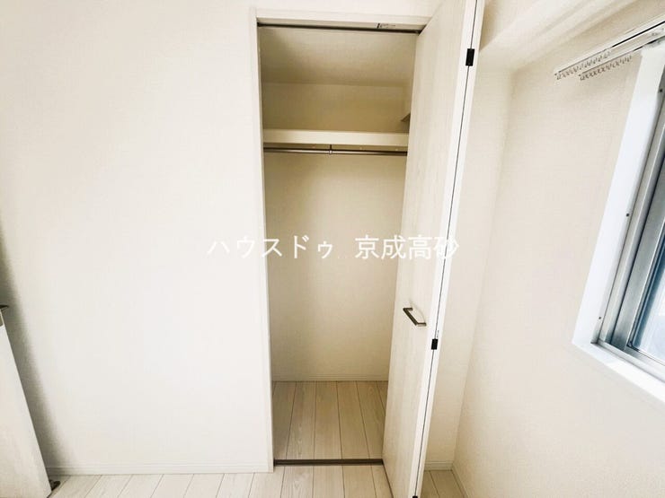 適材適所の収納付きです。