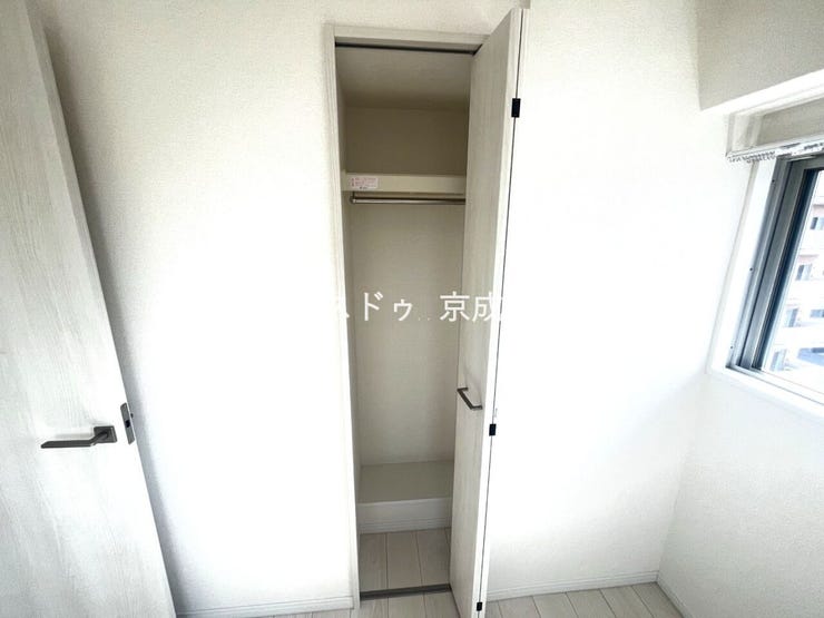 適材適所の収納付きです。