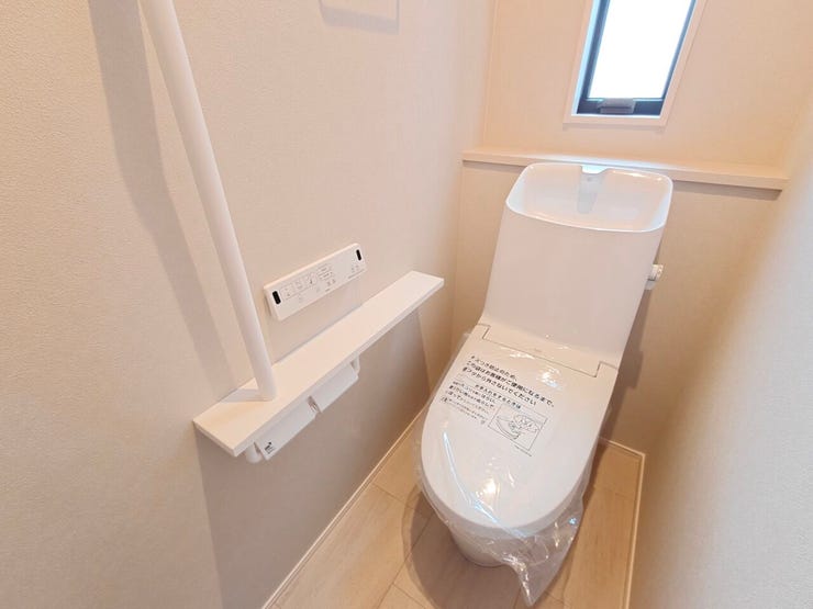 1階2階にそれぞれトイレ付きです!