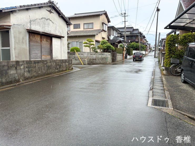 【外観】
東側6.4m道路と北側4.5m道路に接する角地です!(現況古家付き)