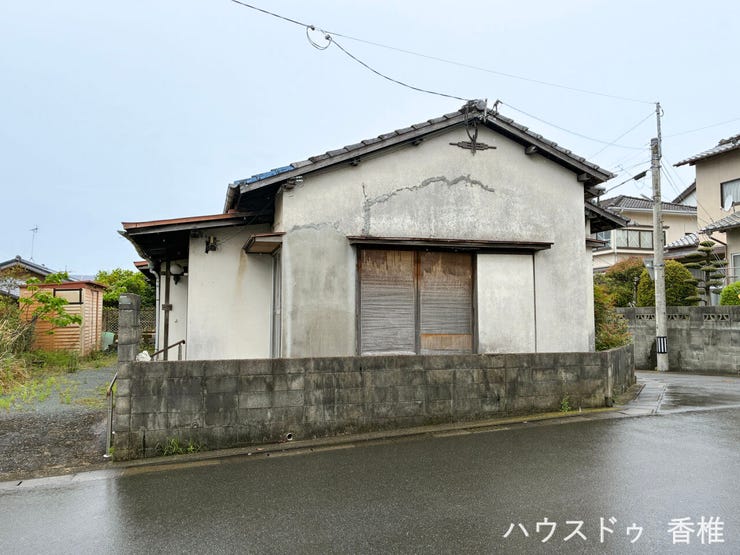 東側6.4m道路と北側4.5m道路に接する角地です!(現況古家付き)
