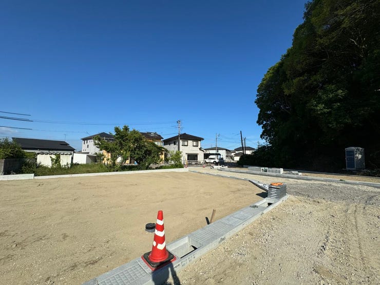 【建築条件なし】お好みのハウスメーカーや工務店で、ご家族の理想を叶える自由設計の住まいを建築可能です。