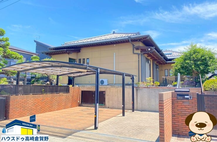 【外観】
和の趣を大切にした佇まいが魅力。住まいへのこだわりが随所に感じられる一邸です。