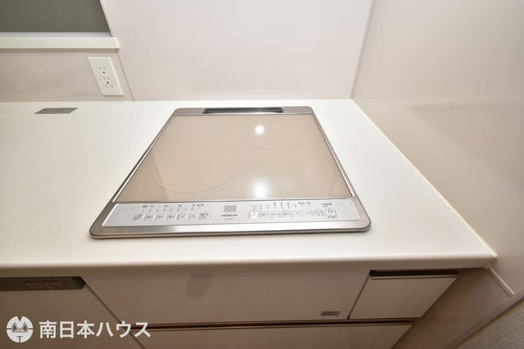 【IHクッキングヒーター】2口のコンロです!お手入れが簡単でサッと一拭きでお掃除できます♪