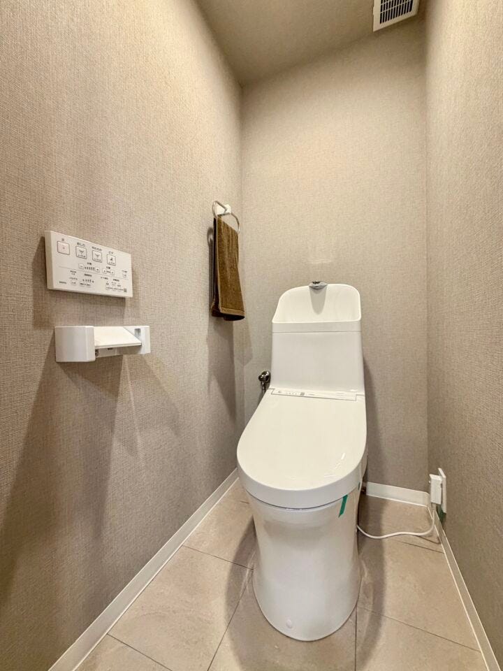 お手入れしやすい温水洗浄便座で、毎日快適♪