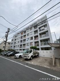 港区三田２丁目